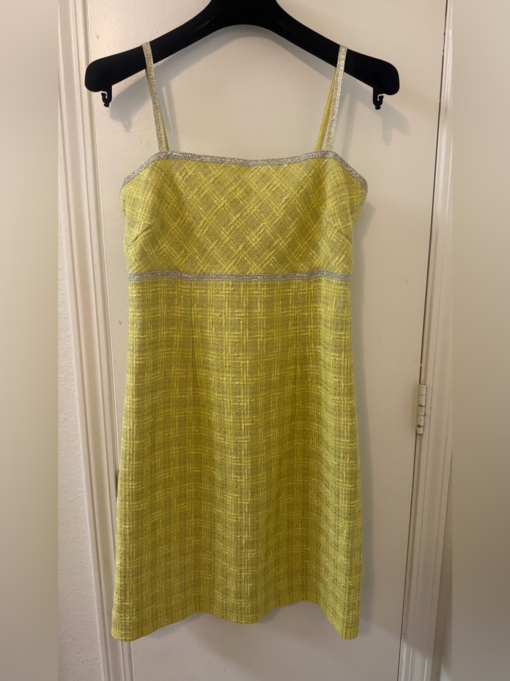 Chanel 1997 Sleeveless Mini
Tweed Dress Chartreuse/Silver